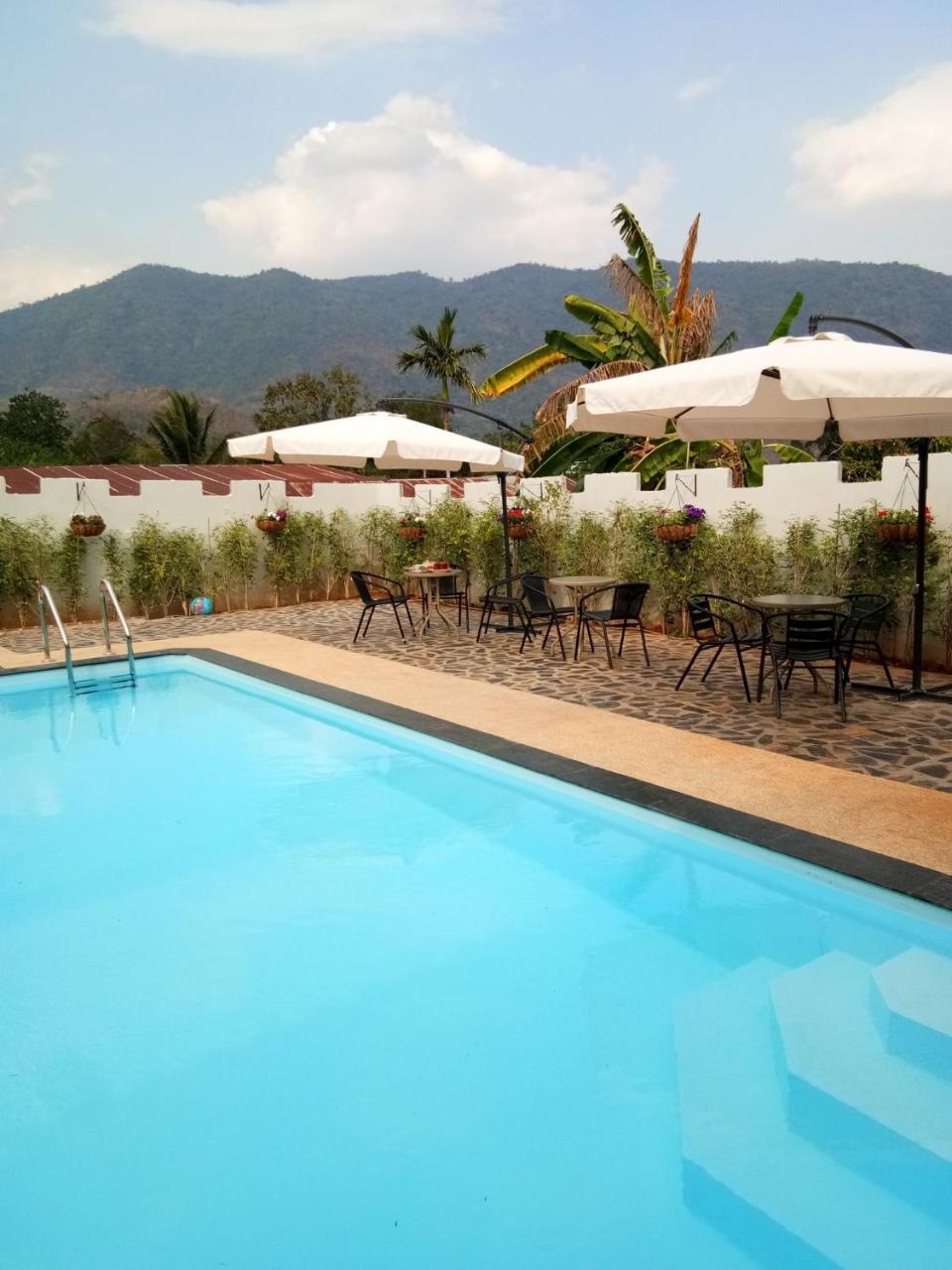 Thai Castle Resort Ban Thap Sila エクステリア 写真