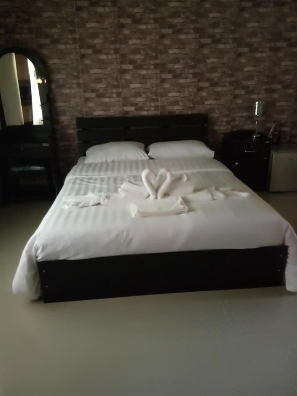 Thai Castle Resort Ban Thap Sila エクステリア 写真